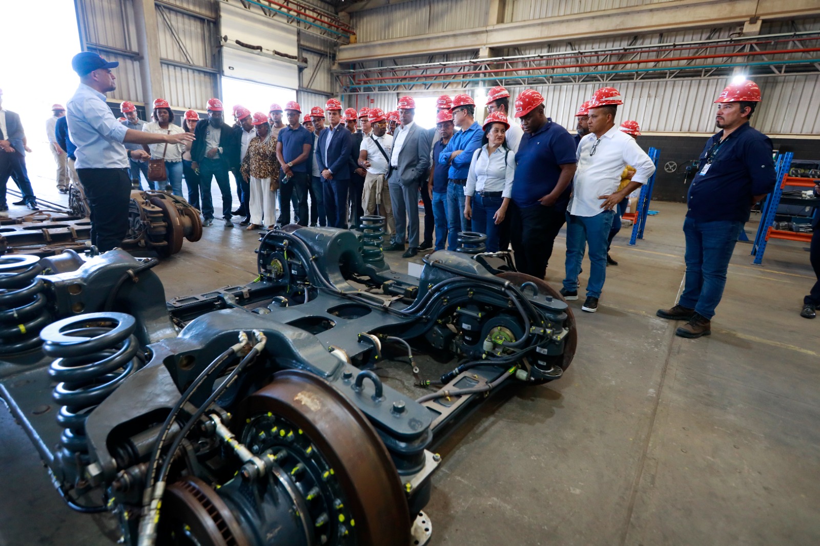 Obra do VLT do Subúrbio garante participação popular e geração de oportunidades para as comunidades locais
